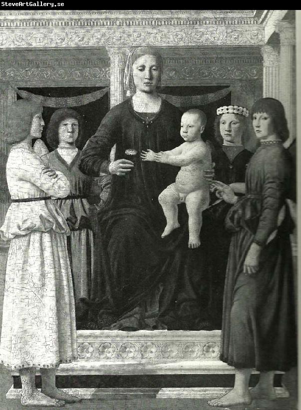Piero della Francesca madonna and chold enthroned between four angels